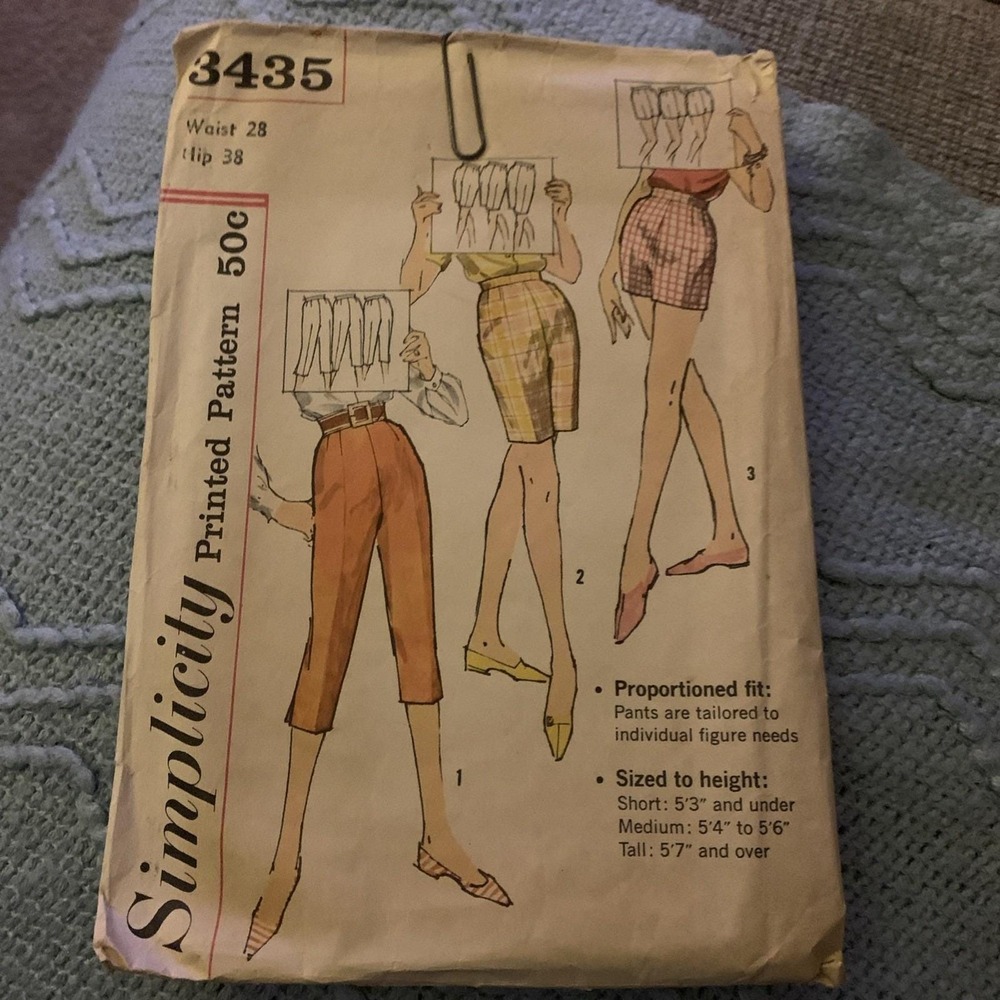Simplicity 3435 Pattern Shorts Pedal Pushers Size  Waist 28 Hip 38 1960s